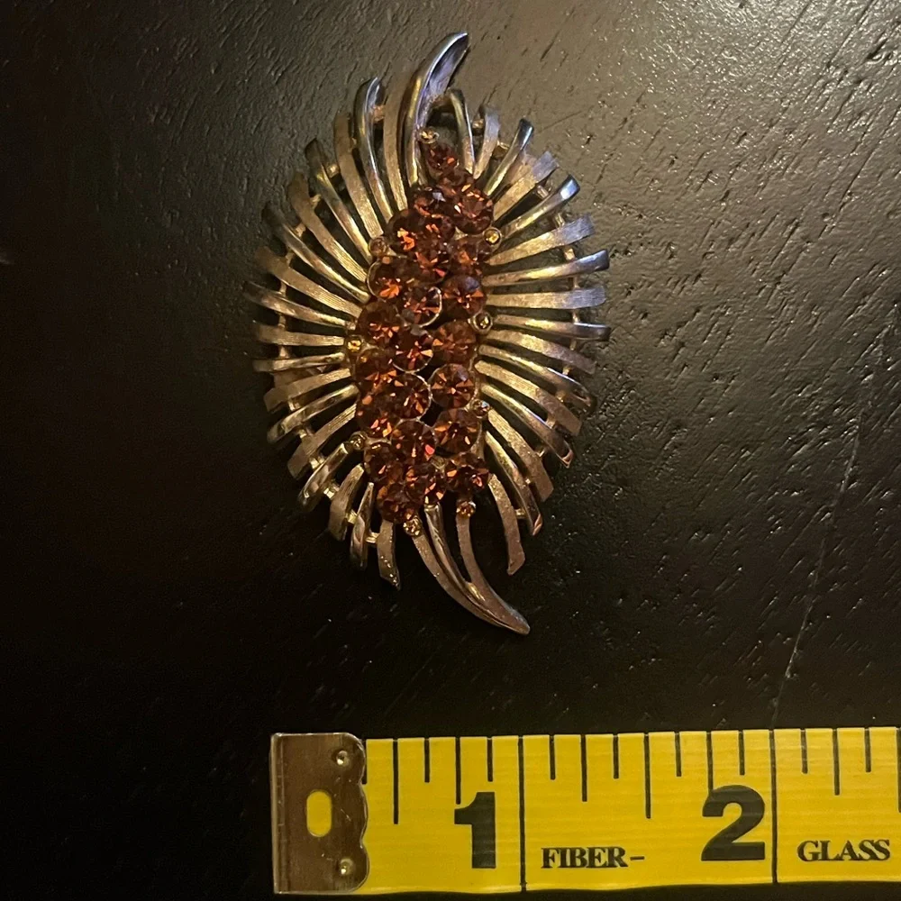 Vintage Crown Trifari Gold Tone Abstract Brooch with Amber Topaz Stones